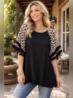 Umgee EUC Boho Linen Blend Leopard
Print tiered Ruffle Sleeve Tunic
Oversized M